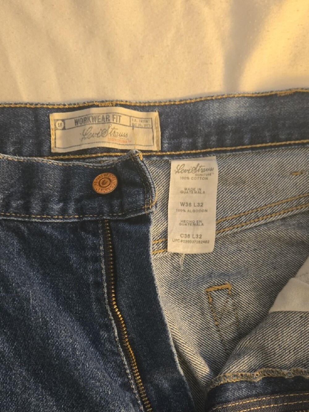 Levi's Men's Blue Relaxed Wide Jeans with Knee Panels - Picture 2 of 10